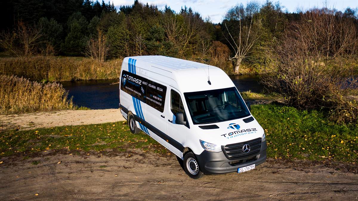 Bus Mercedes-Benz Sprinter Tomasz Transport z bliska